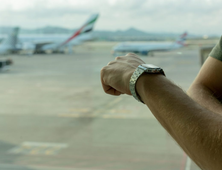 Tips for surviving airport layovers like a pro